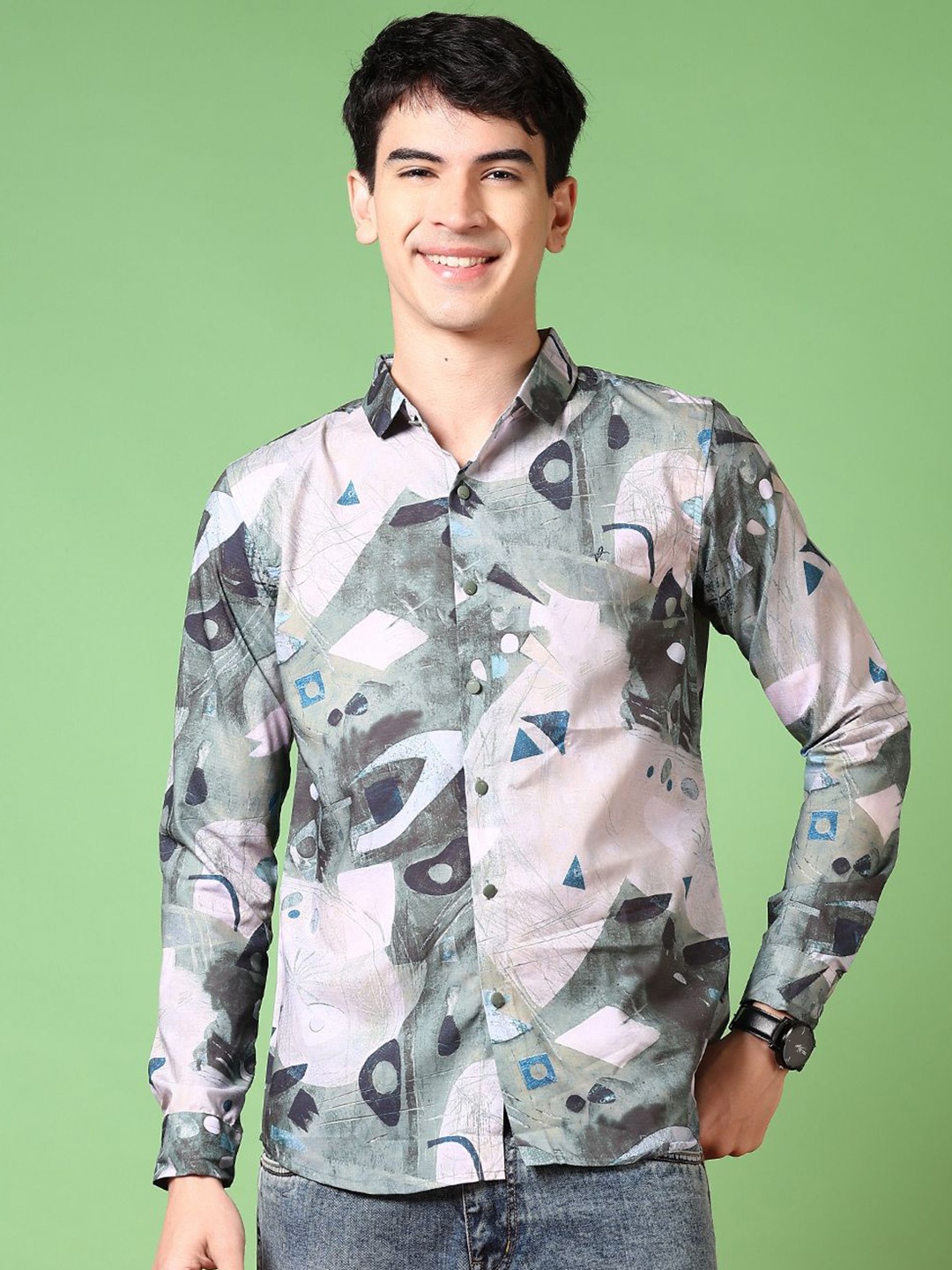 

V-Mart Men Spread Collar Geometric Printed Cotton Casual Shirt, Green