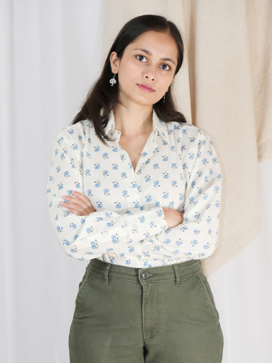 

Ruha Blue Floret Floral Printed Cotton Shirt Style Top, White