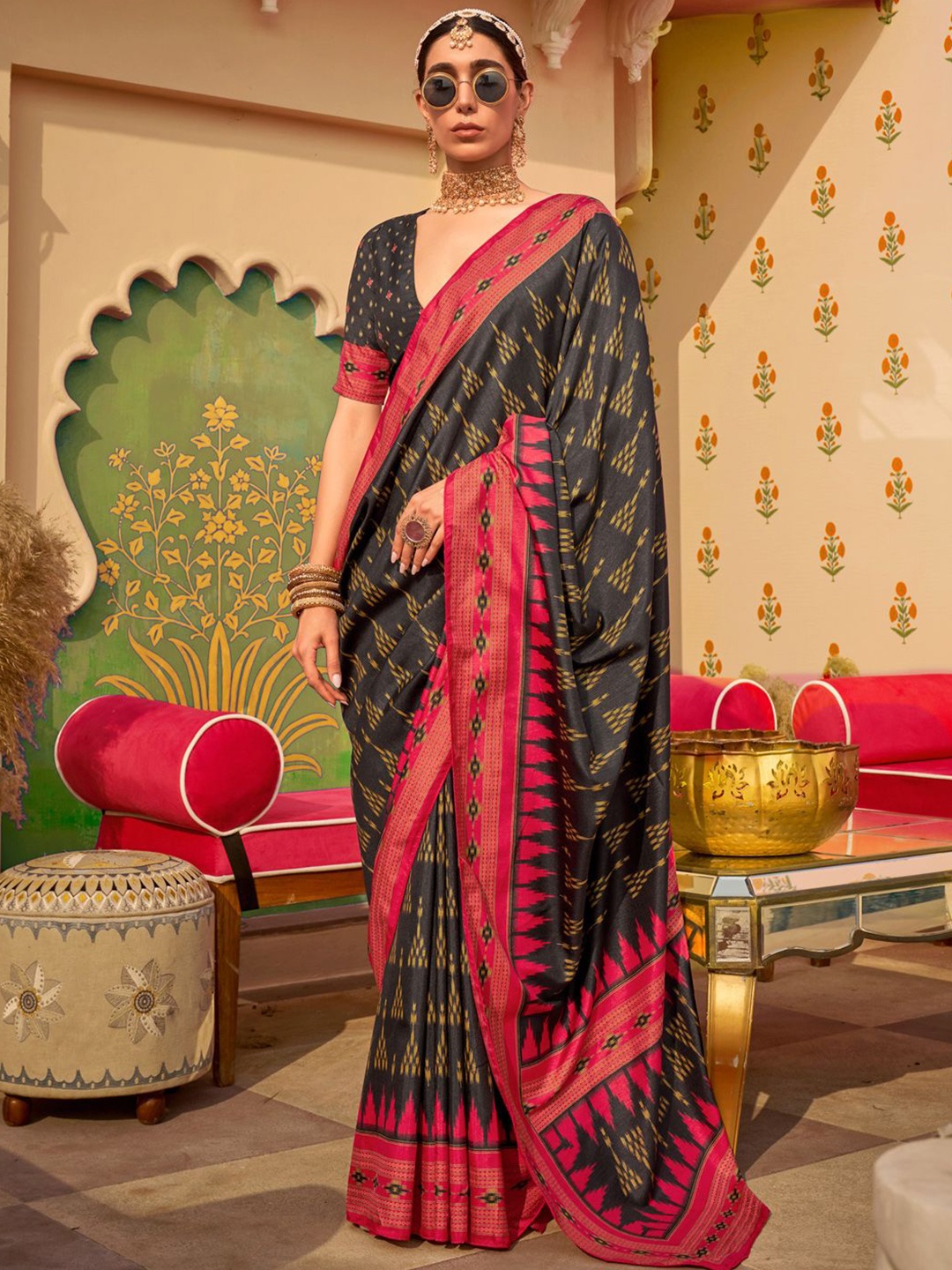 

Anouk Silk Blend Sungudi Saree, Black