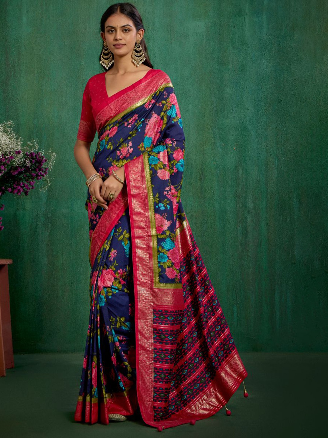 

Sangria Bright Grey Cotton Silk Floral Print Ready to Wear Saree, Blue