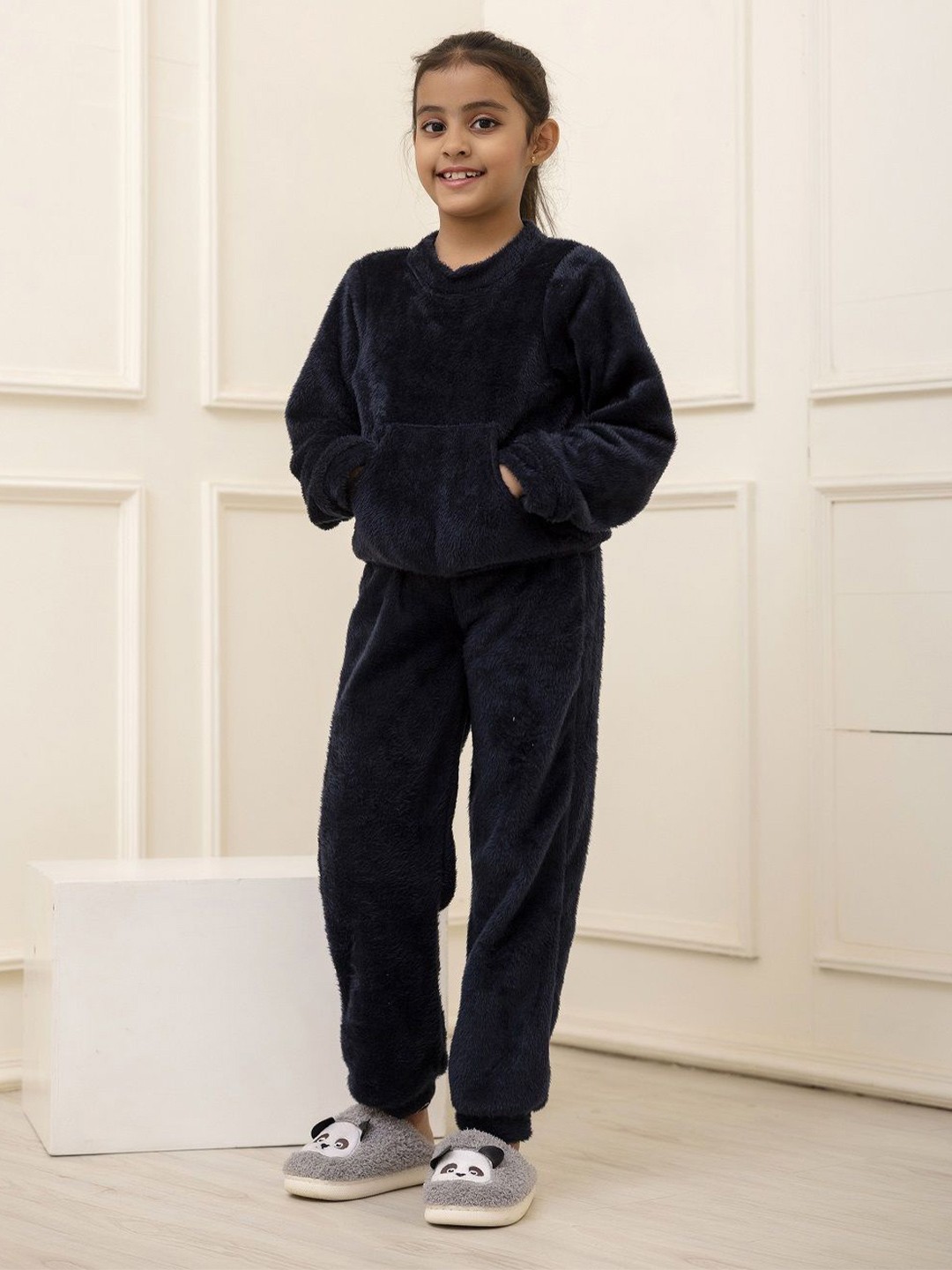 

KAVISH Girls Round Neck Pure Wool Sweatshirt With Jogger, Blue