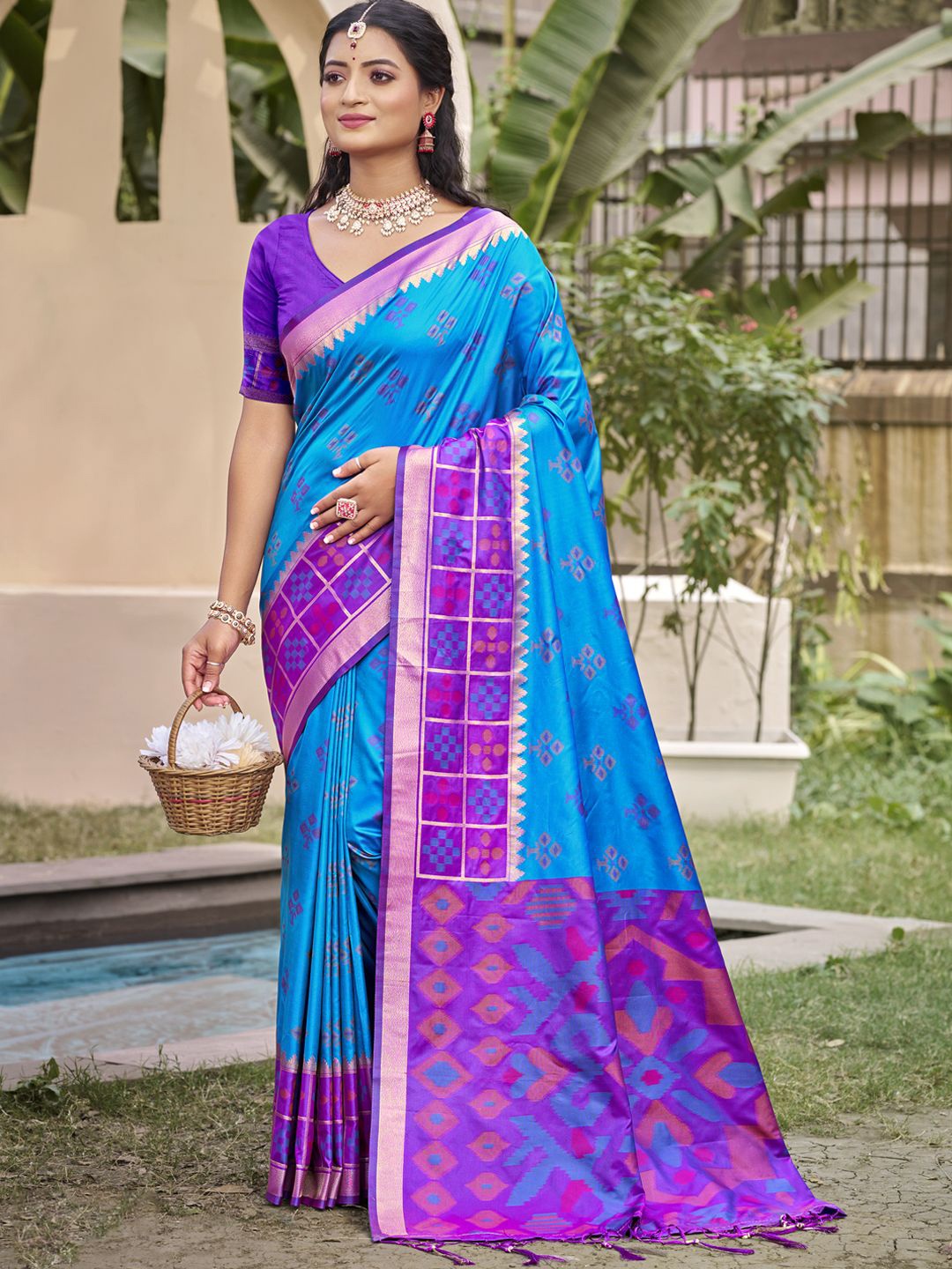 

SANGAM PRINTS Woven Design Zari Tussar Saree, Blue