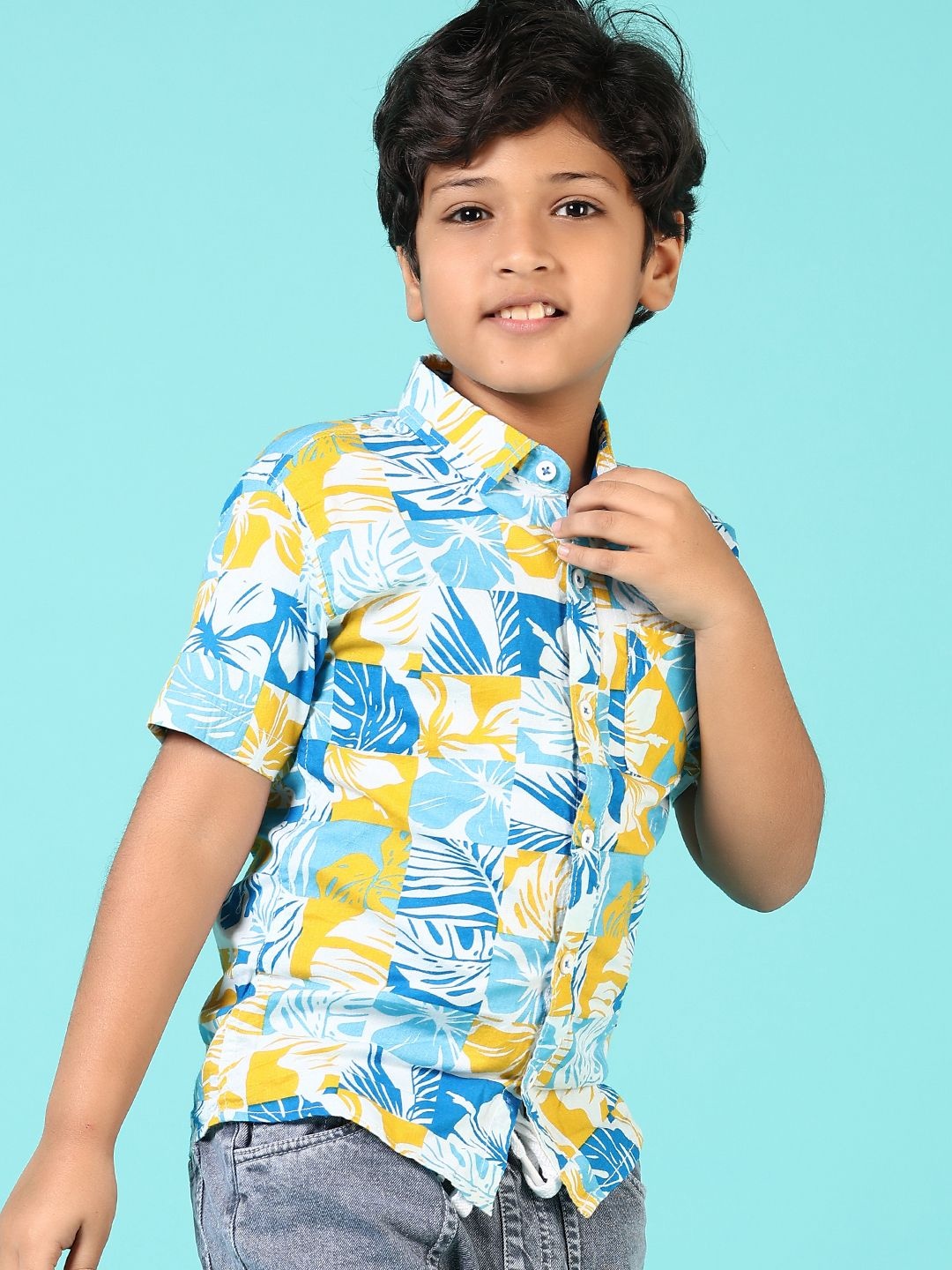 

V-Mart Boys Spread Collar Floral Printed Cotton Casual Shirt, Blue