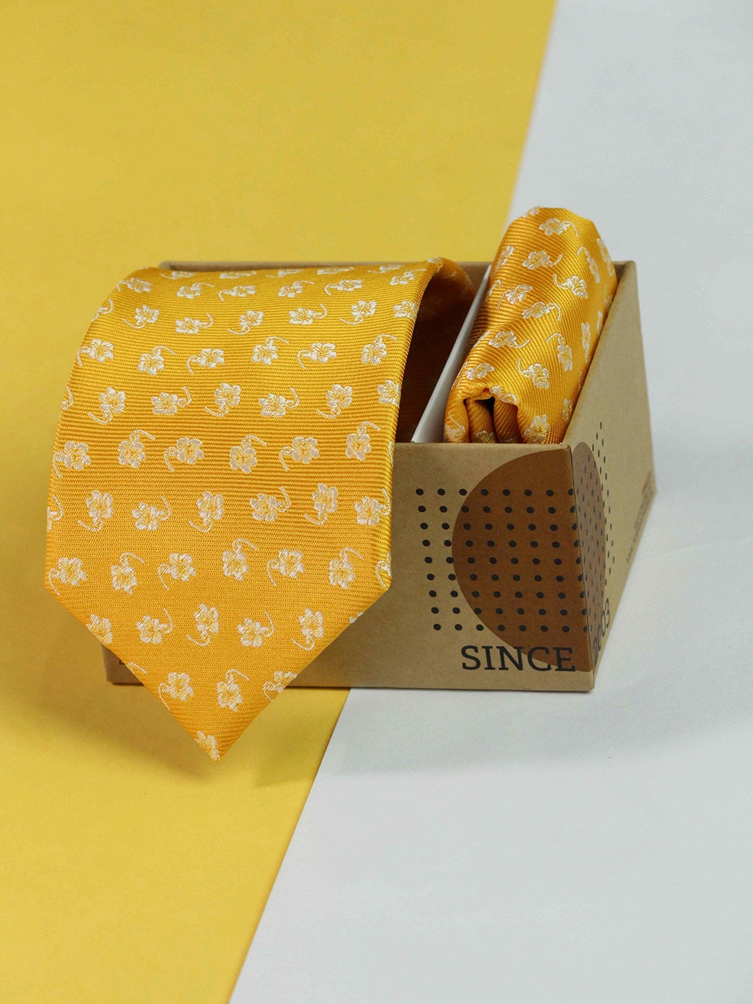 

Tossido Men Floral Necktie & Pocket Square Gift Set, Yellow