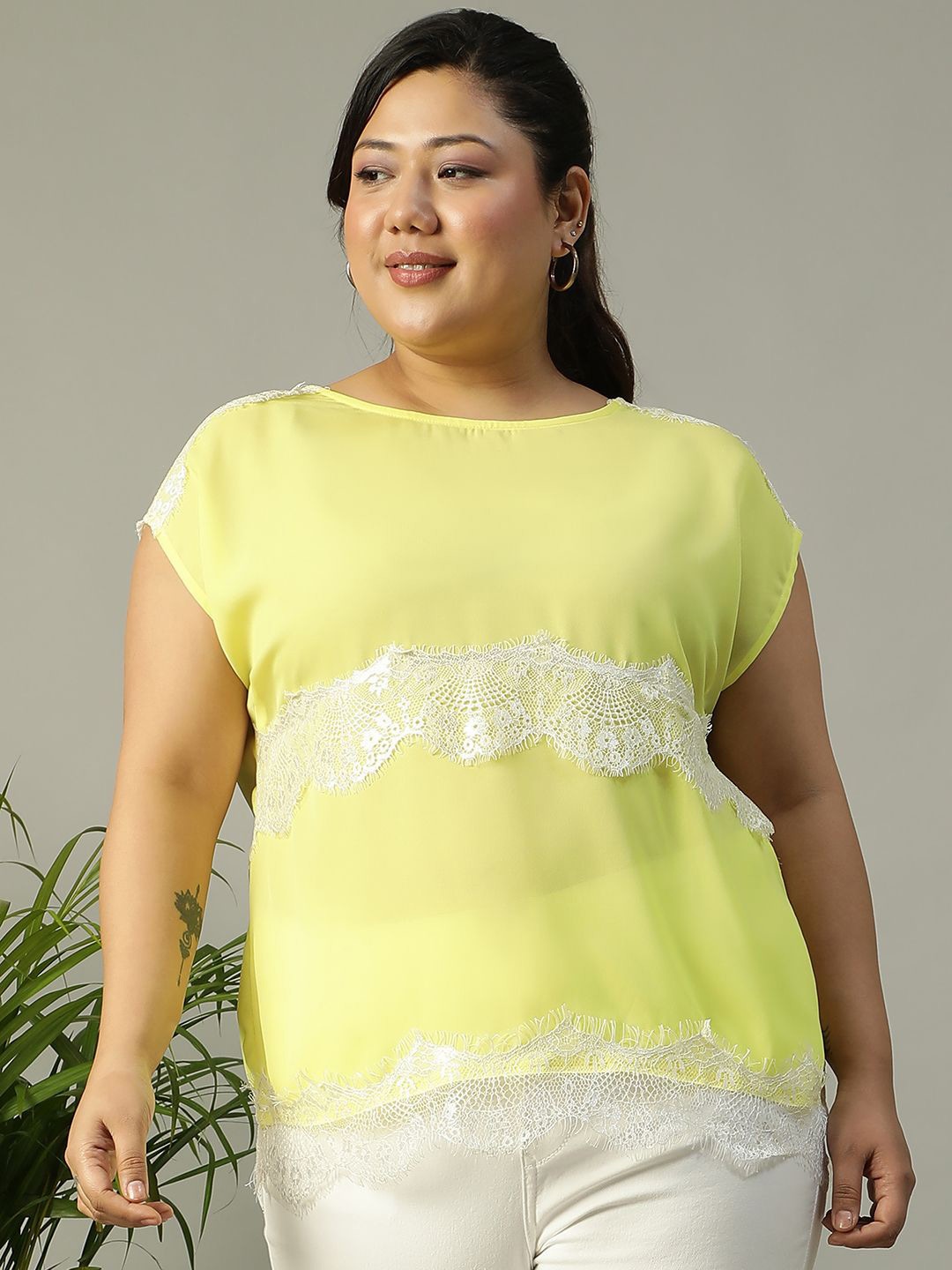 

Oxolloxo Plus Size Women Short Sleeve Lace Detailed Top, Yellow