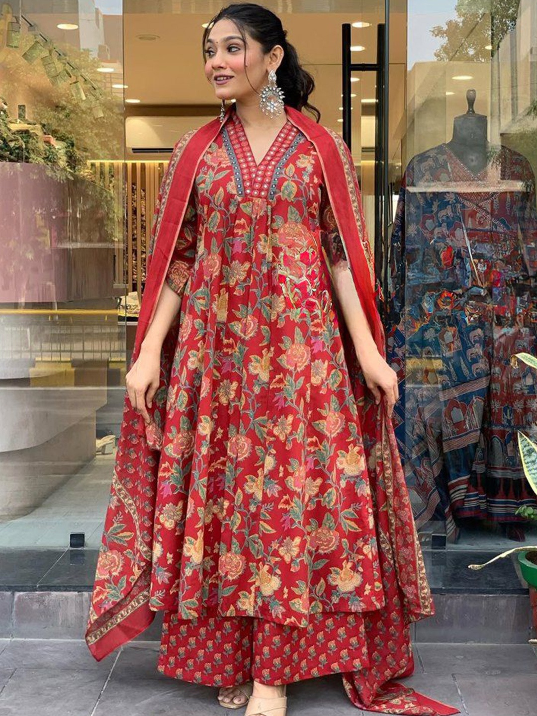 

SHREE KHODAL FASHION Embroidered Three-Quarter Sleeves Kurta & Trousers With Dupatta, Red