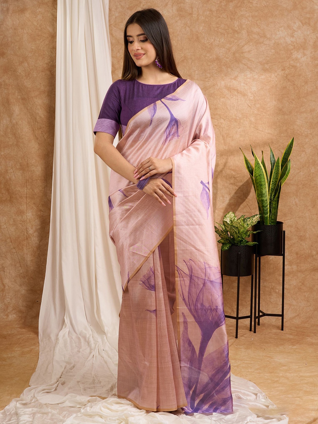 

Prasam Floral Printed Saree, Pink