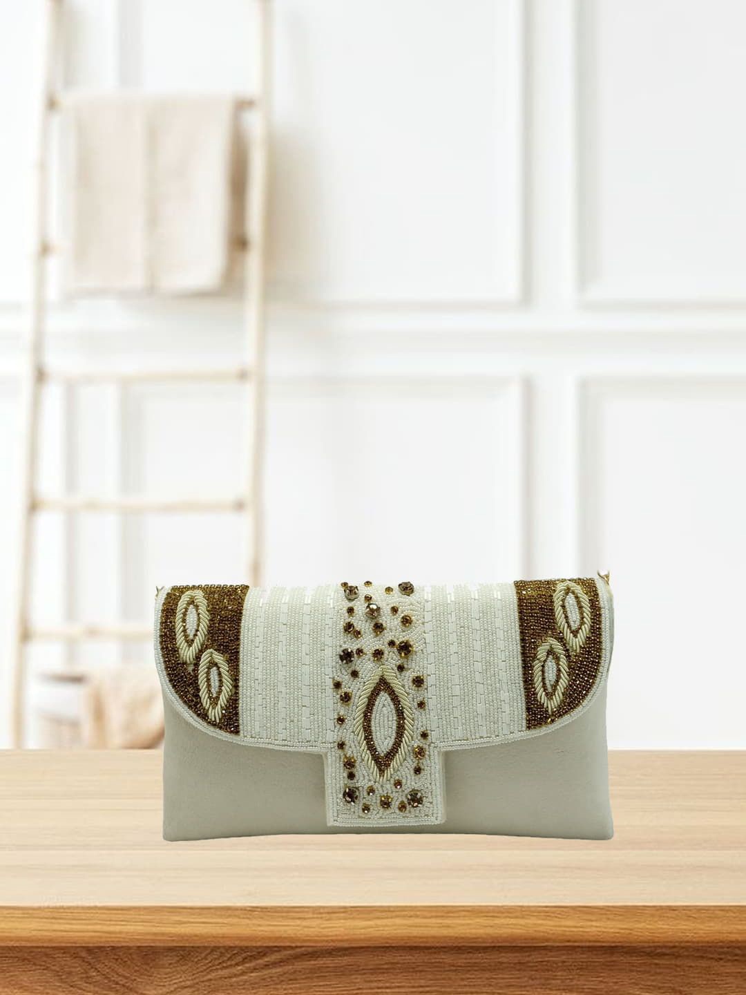 

Esmoda Embellished Tinsel Frame Purse Clutch, White