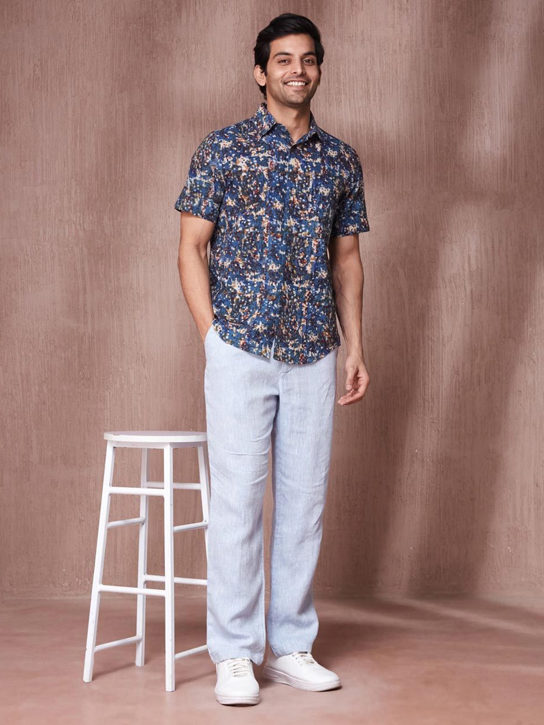 

Fabindia Men Slim Fit Cotton Bagru Printed Casual Shirt, Blue
