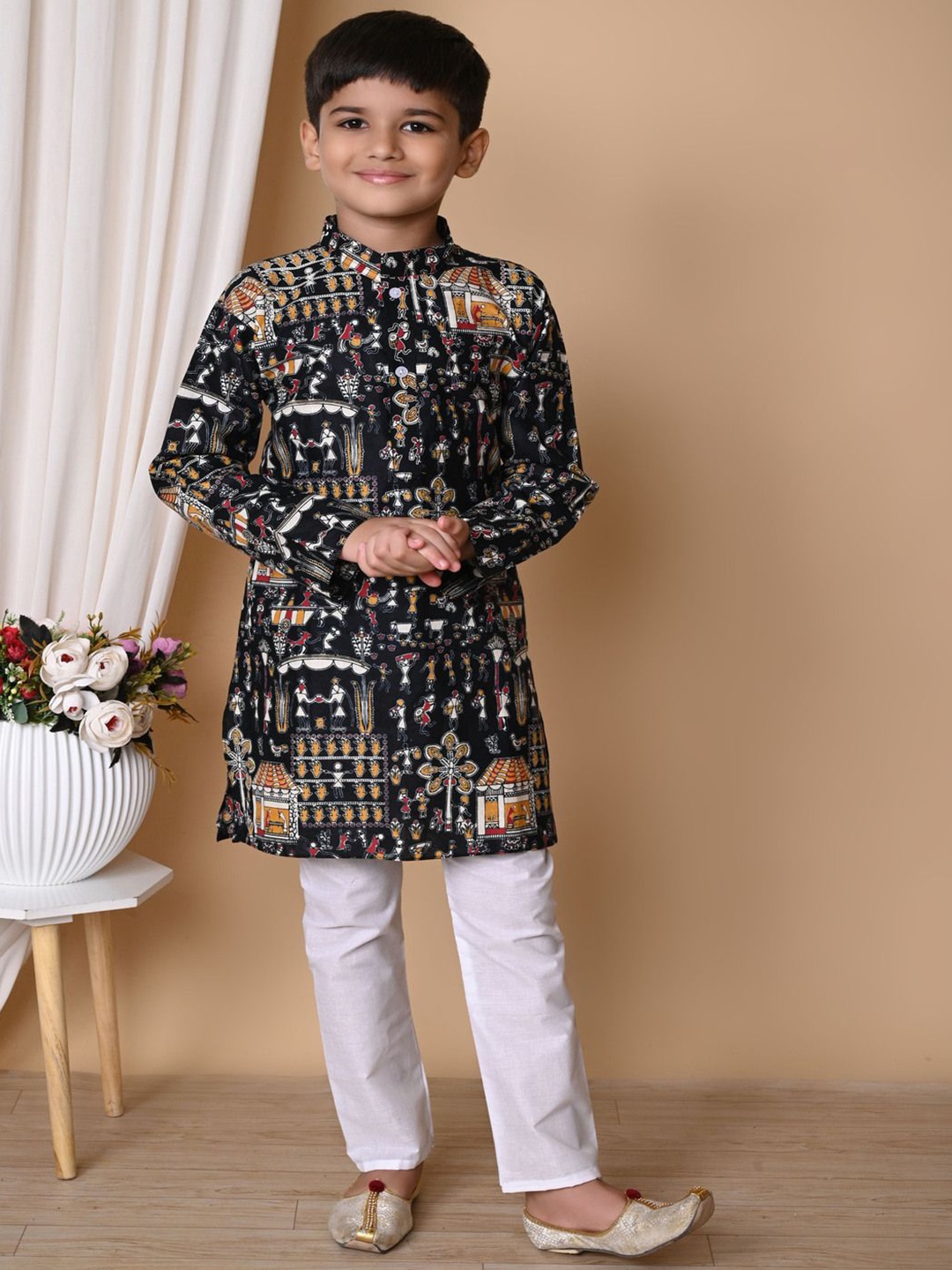 

KL COLLECTION Ethnic Motifs Printed Panelled Pure Cotton Kurta with Trousers, Black
