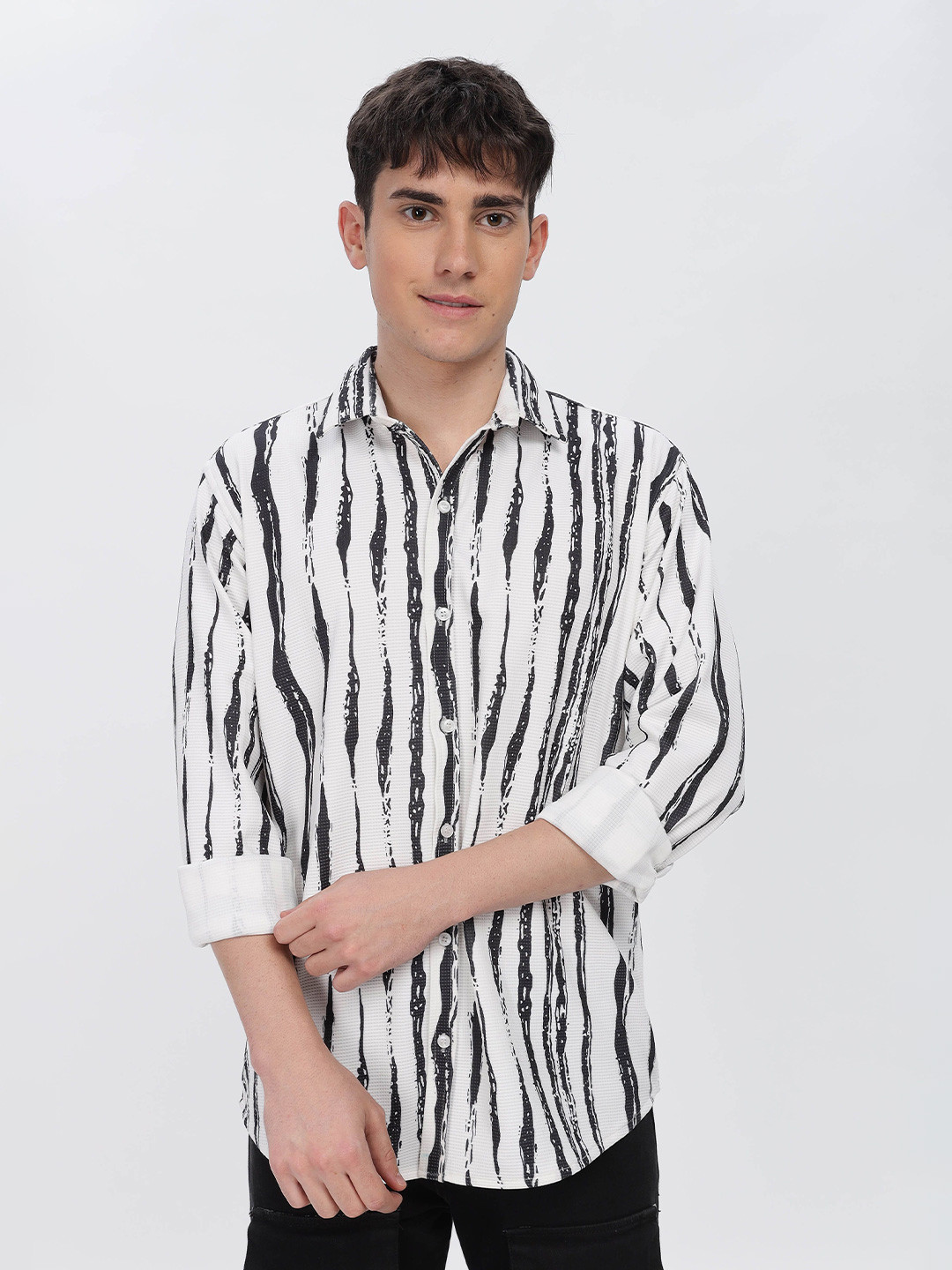 

BUMCHIQ Men Comfort Relaxed Fit Spread Collar Vertical Striped Casual Shirt, White