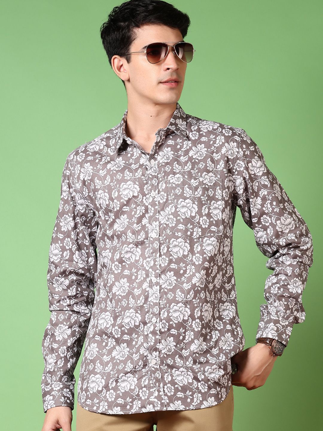 

V-Mart Men Spread Collar Floral Printed Cotton Casual Shirt, Brown