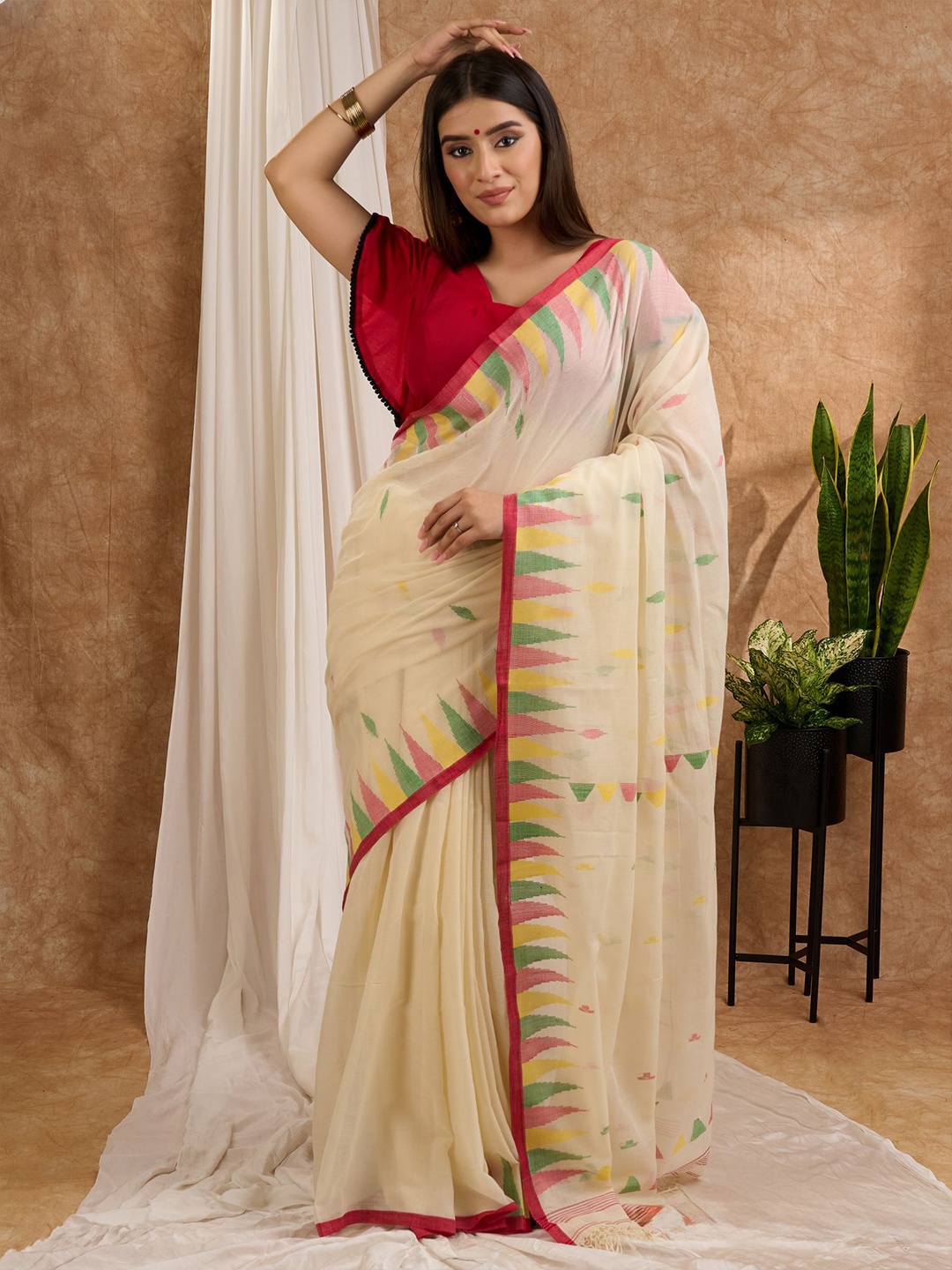 

Prasam Woven Design Pure Cotton Jamdani Saree, Off white