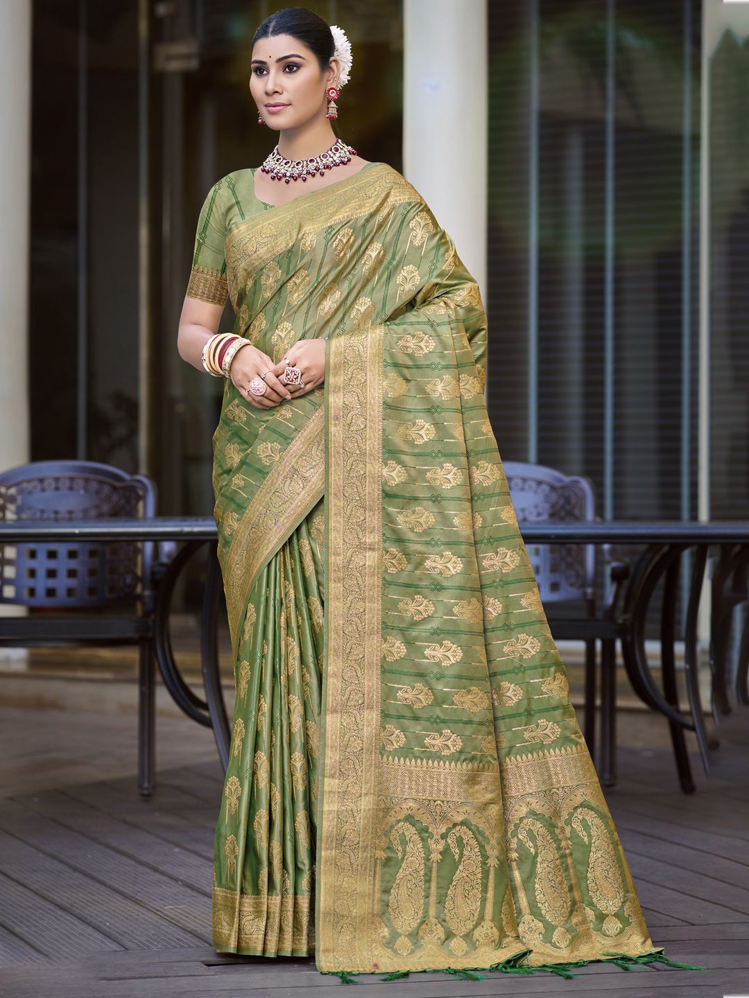 

SANGAM PRINTS Woven Design Zari Satin Tussar Saree, Green
