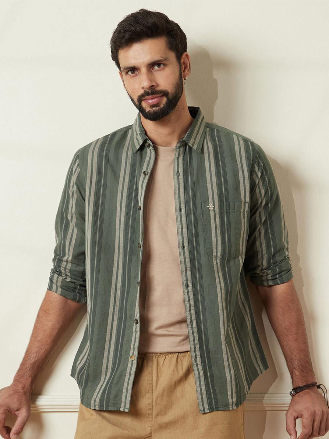 

WROGN Men Comfort Slim Fit Spread Collar Vertical Striped Cotton Casual Shirt, Green