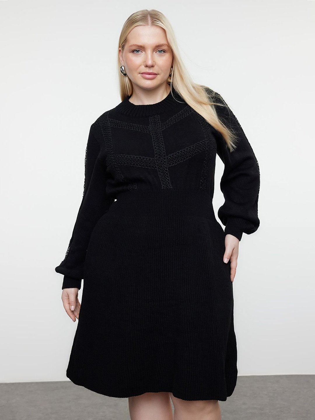 

Trendyol Women Plus Size Round Neck A-Line Dress, Black