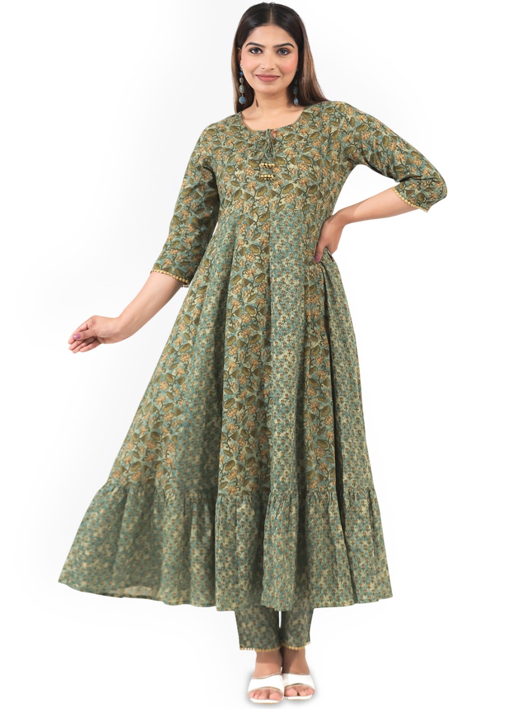 

Aramya Floral Printed Panelled Round Neck Pure Cotton Kurta With Trouser, Green