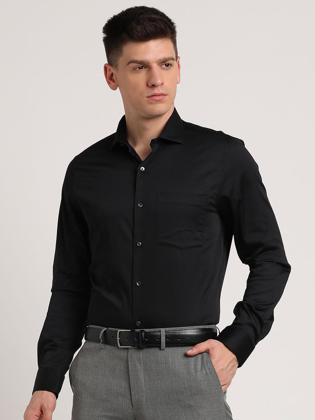 

Turtle Men Standard Slim Fit Spread Collar Solid Cotton Formal Shirt, Black