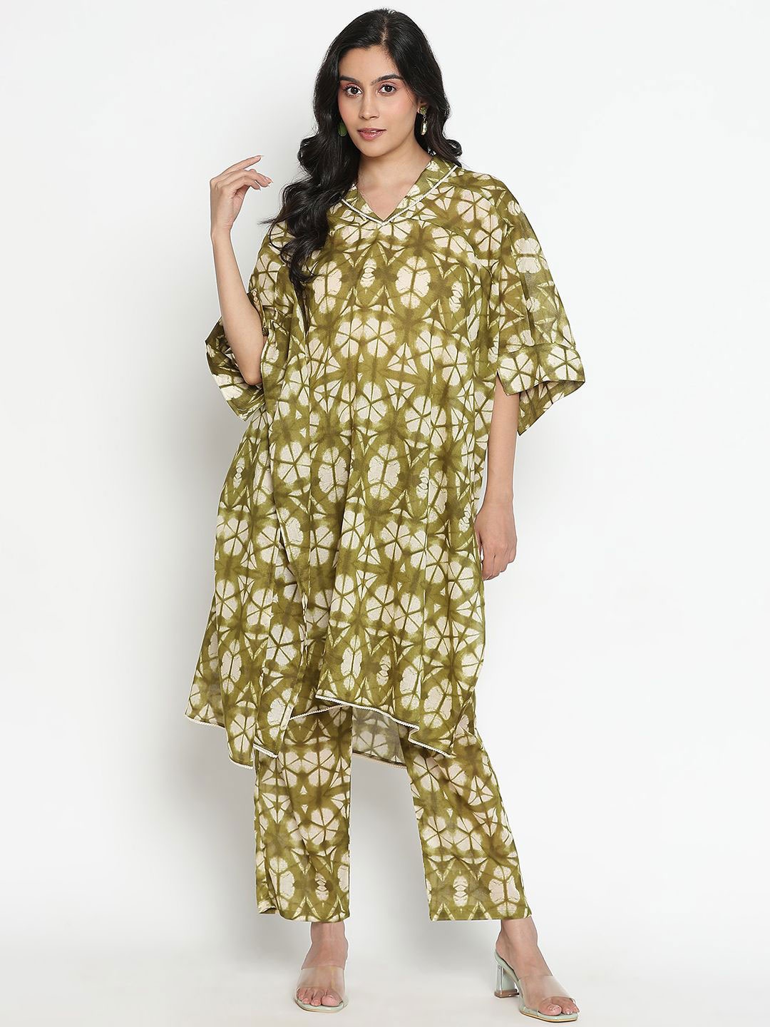 

VEGAL Tie & Dye Shawl Neck Kaftan Tunic With Trousers, Off white