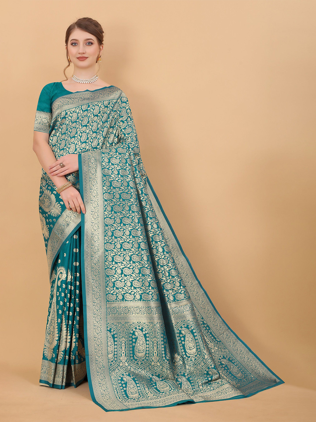 

VEDANT VASTRAM Woven Design Zari Saree, Blue