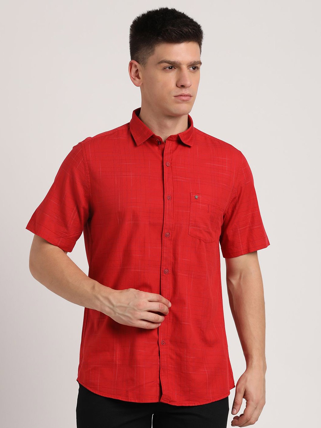 

Turtle Men Relaxed Fit Spread Collar Checked Cotton Casual Shirt, Red