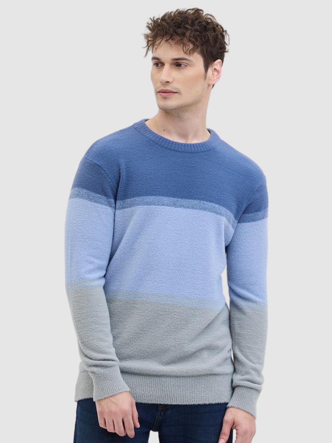 

Snitch Men Colourblocked Round Neck Pullover, Blue