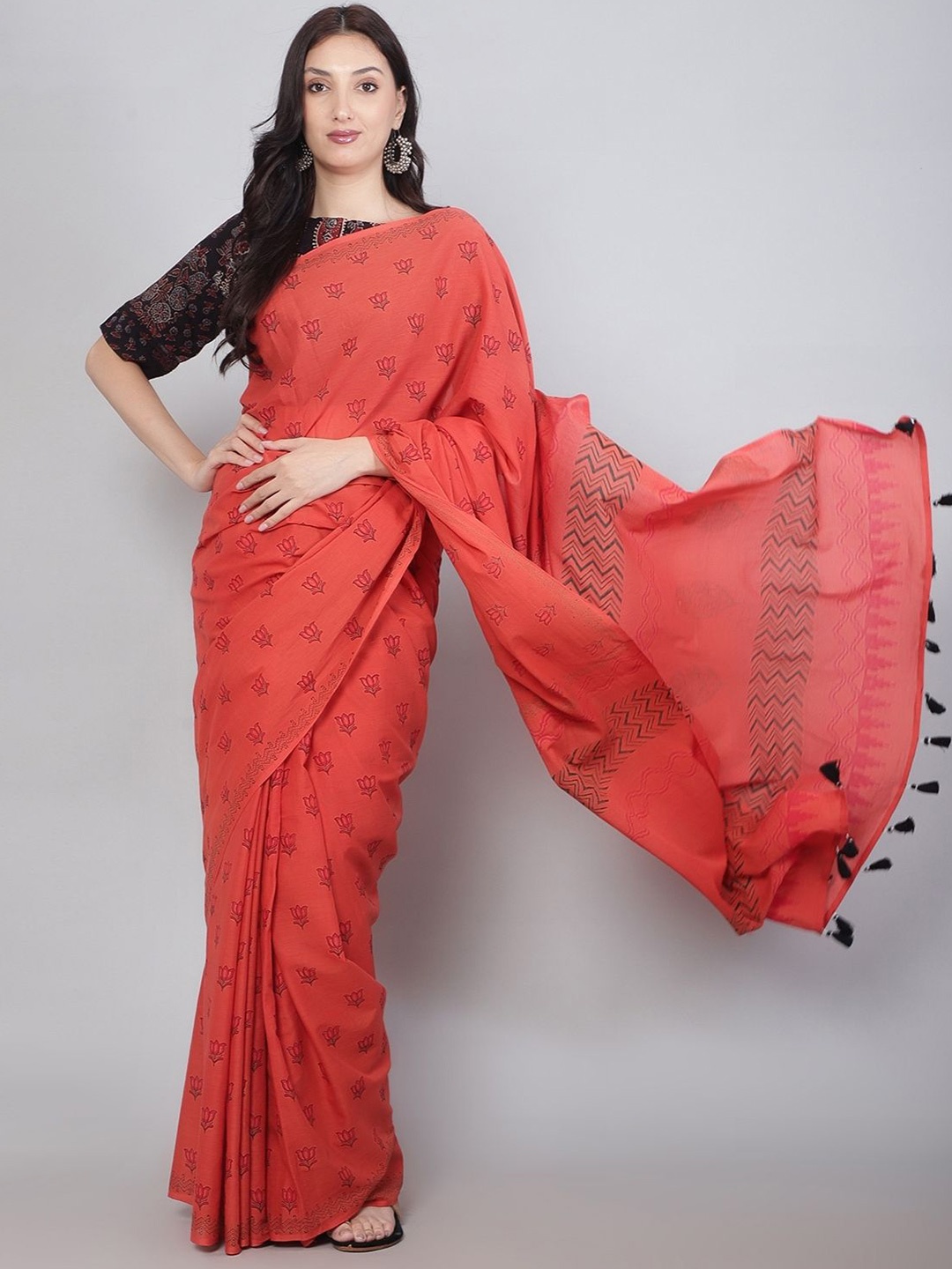 

PALASH Floral Printed Pure Cotton Block Print Saree, Red