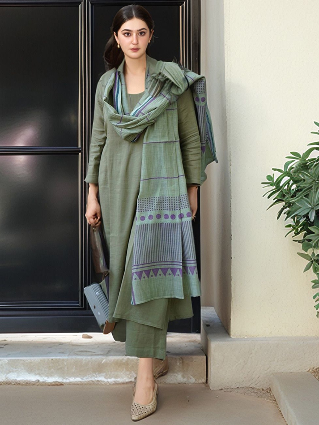 

GoSriKi Round Neck Straight Kurta With Trouser & Dupatta, Green