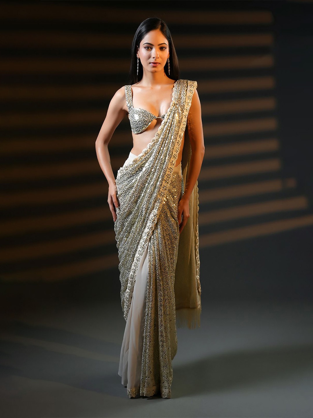 

HANDME Sequin Detailed Ready-to-Wear Saree, Silver