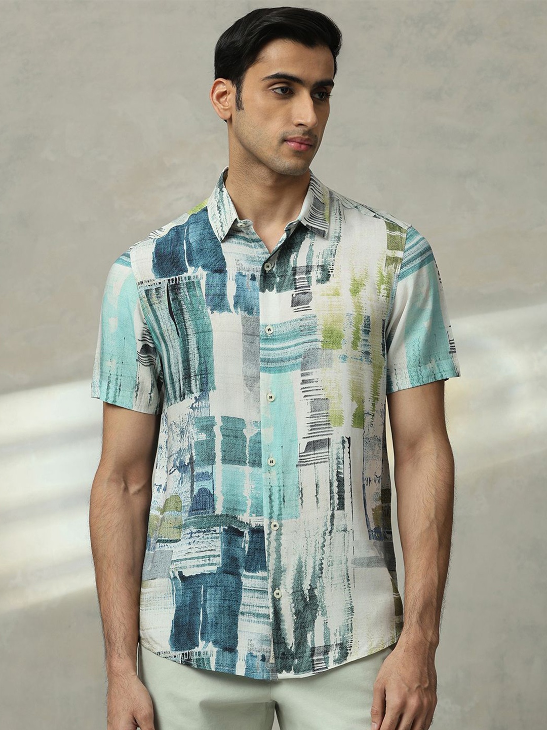 

Mufti Men Slim Fit Spread Collar Abstract Printed Casual Shirt, Blue