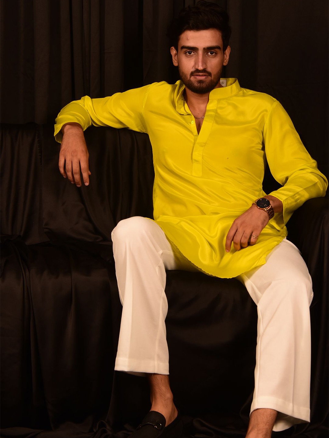 

Laalzari Men Regular Silk Crepe Straight Kurta with Trousers, Yellow