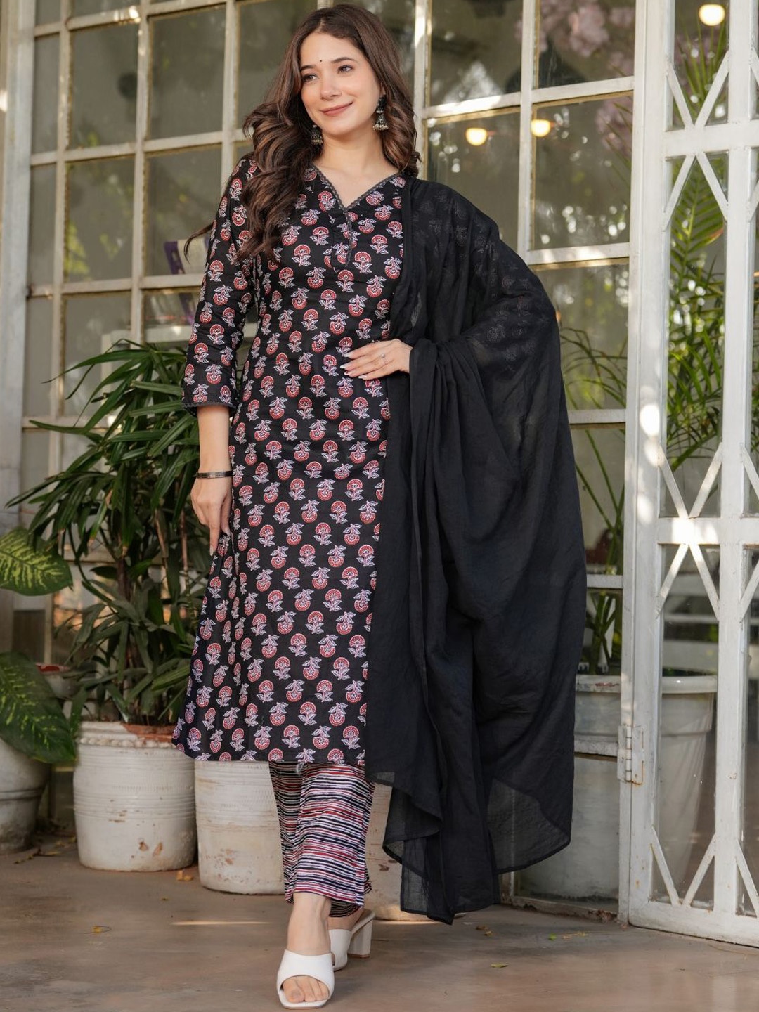 

KALINI Floral Printed V Neck Pure Cotton Straight Kurta With Trousers And Dupatta, Black