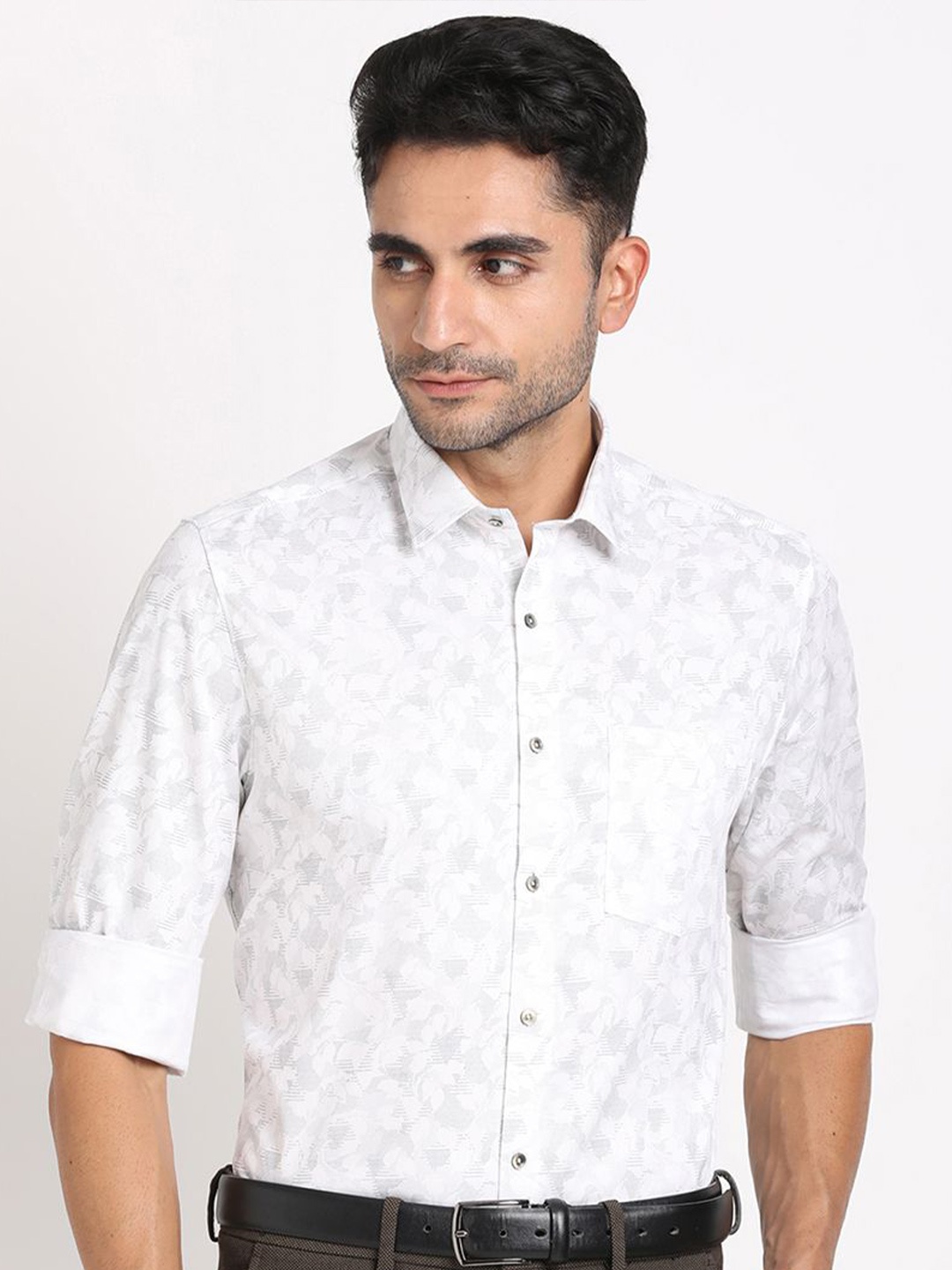 

Turtle Men Standard Slim Fit Spread Collar Floral Printed Cotton Formal Shirt, White