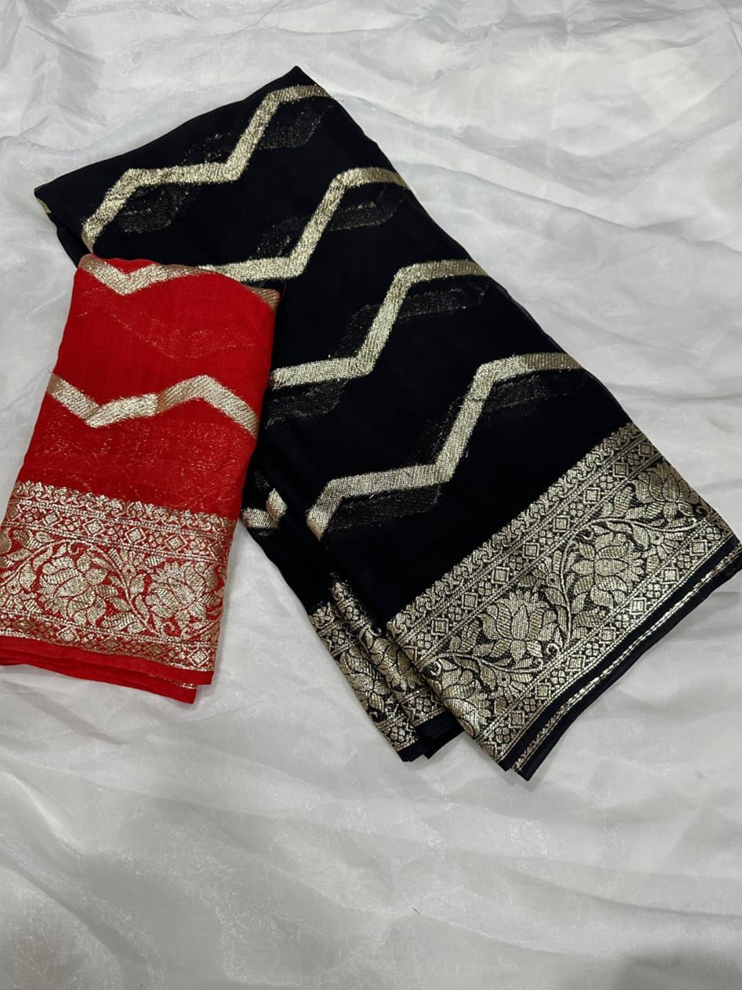 

PAYAL CREATION Woven Design Zari Pure Georgette Maheshwari Saree, Black