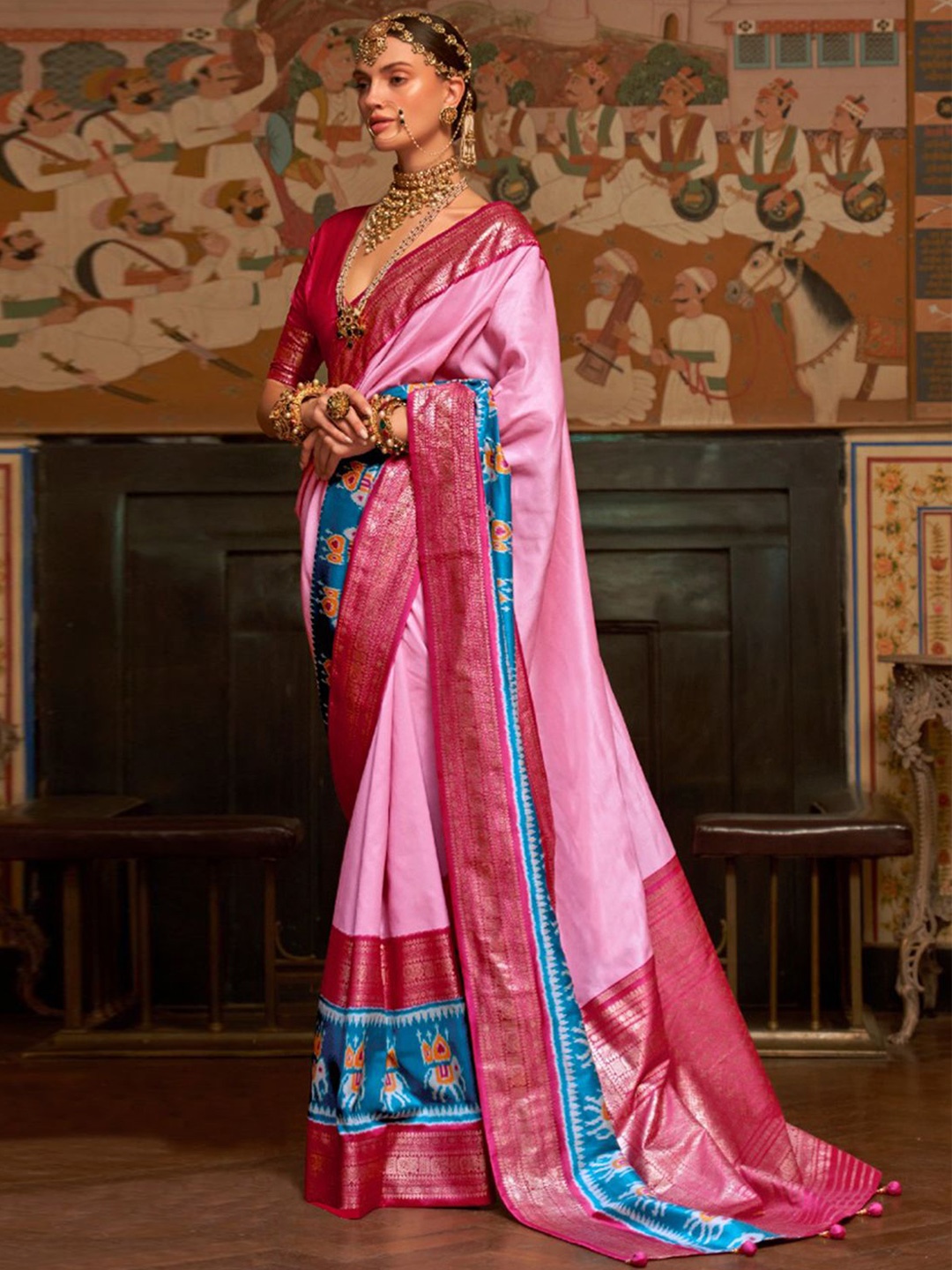 

DEVATITHI Kalamkari Silk Blend Patola Saree, Pink