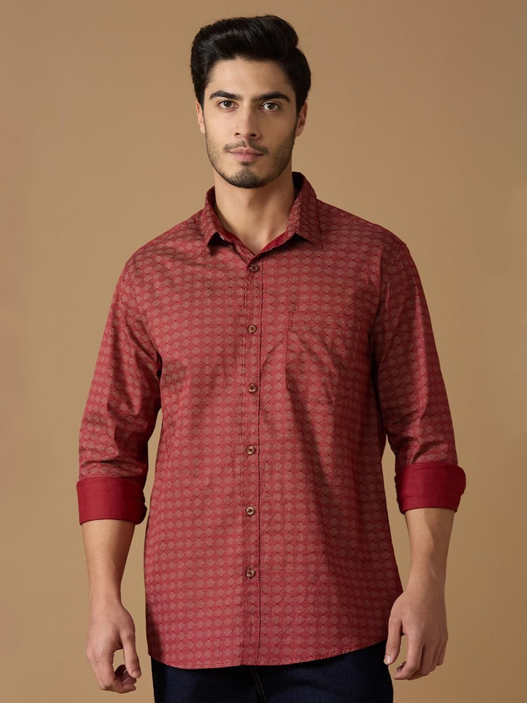 

SNX Men Tailored Fit Opaque Printed Casual Shirt, Maroon