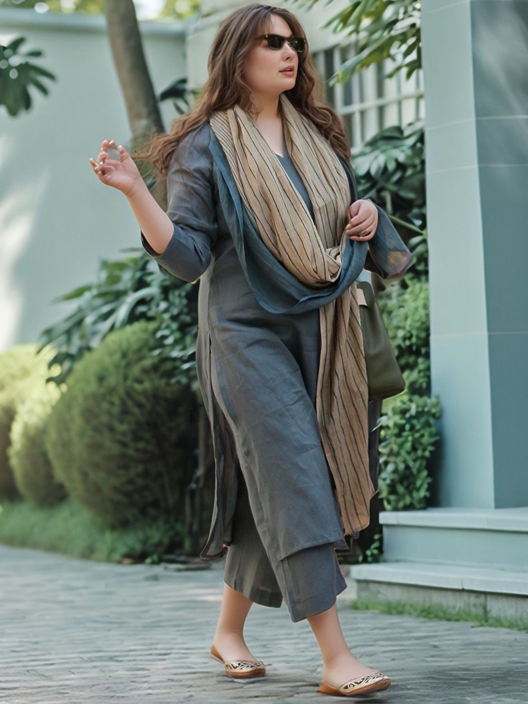 

GoSriKi Round Neck Straight Kurta With Palazzos And Dupatta, Grey