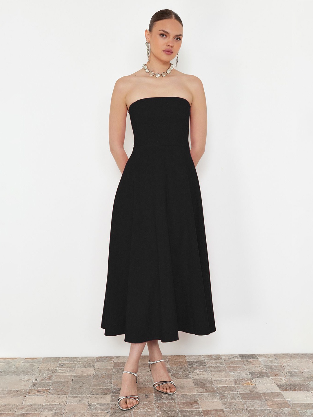 

Trendyol Women Bandeau Midi Dress, Na
