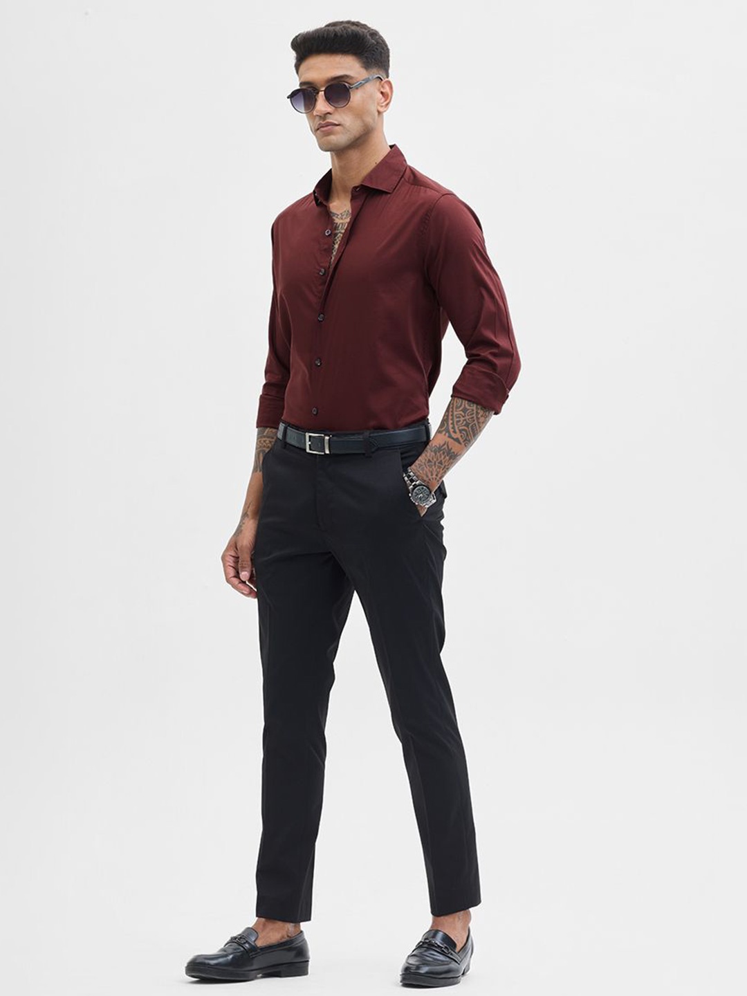 

Snitch Men Slim Fit Spread Collar Solid Cotton Formal Shirt, Maroon