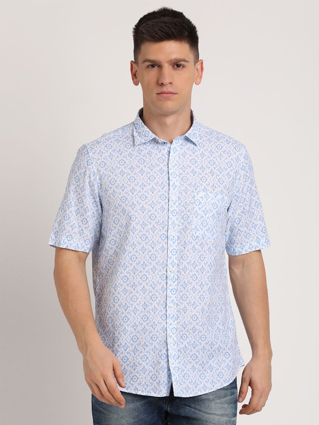 

Turtle Men Relaxed Fit Spread Collar Abstract Printed Cotton Casual Shirt, White