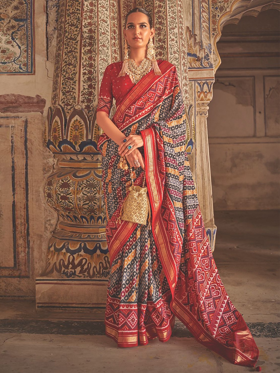 

DEVATITHI Kalamkari Zari Silk Blend Patola Saree, Red