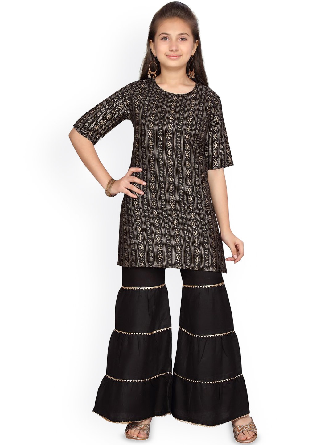 

Sangria Girls Paisely Printed Pure Cotton Kurti And Sharara, Black