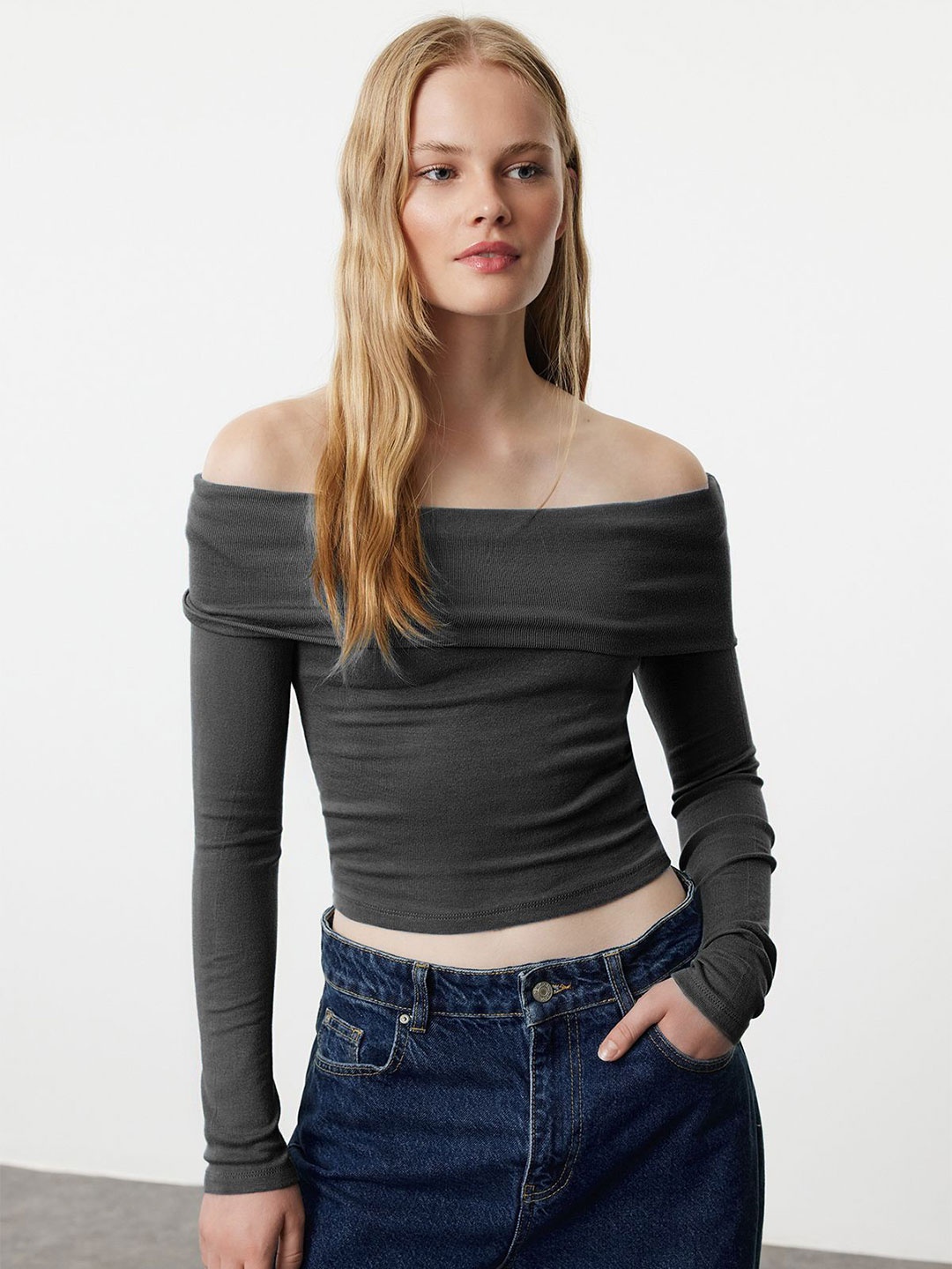 

Trendyol Women Off-Shoulder Bardot Crop Top, Na