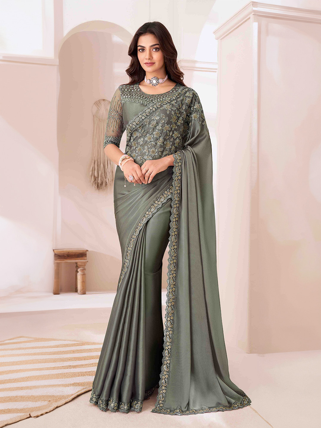 

KIMISHA Embellished Embroidered Saree, Green