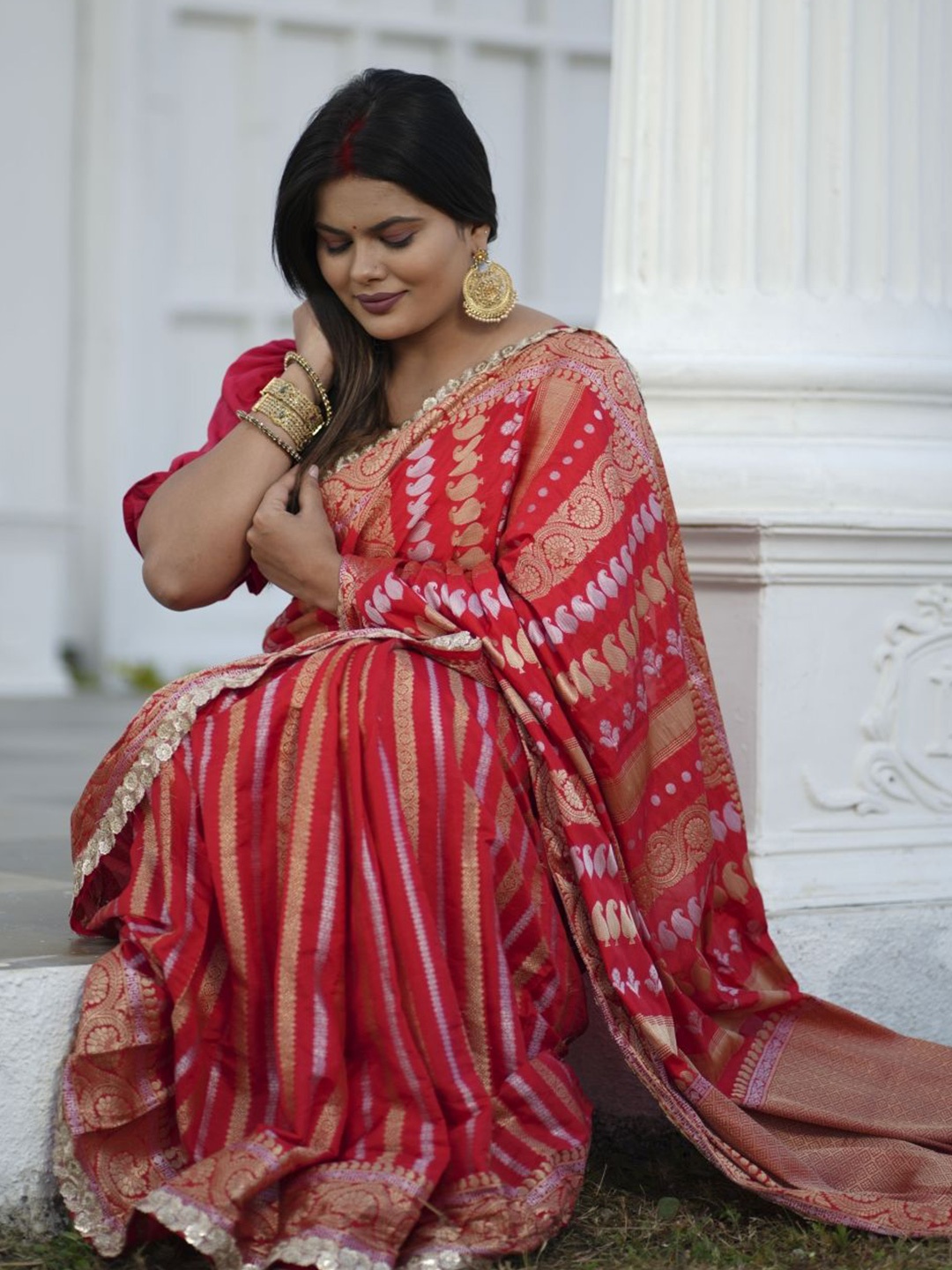 

arunima weaves Woven Design Zari Pure Silk Banarasi Saree, Red