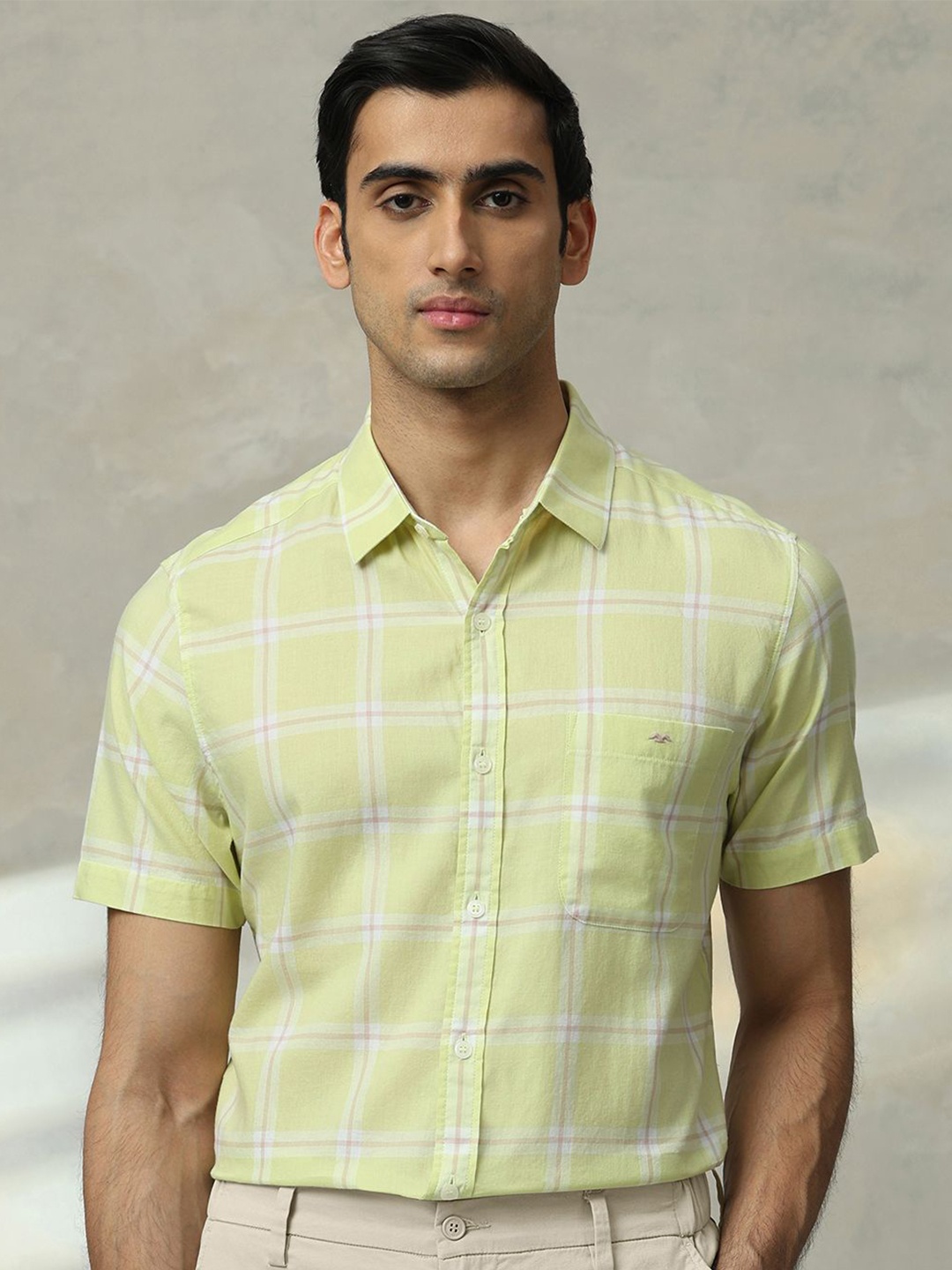 

Mufti Men Slim Fit Spread Collar Checked Cotton Casual Shirt, Green