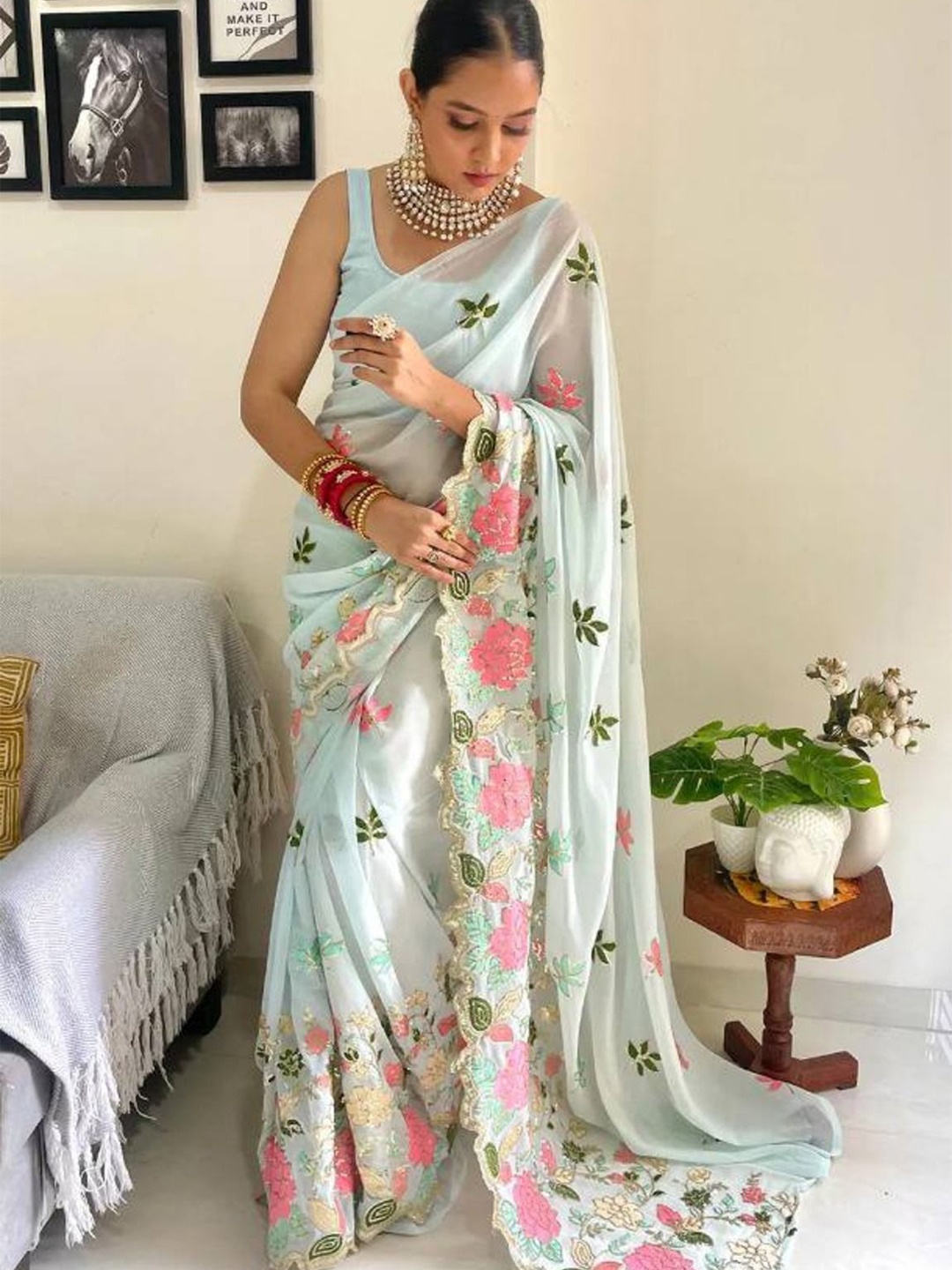 

Anouk Floral Sequinned Embroidered Saree, Lime green