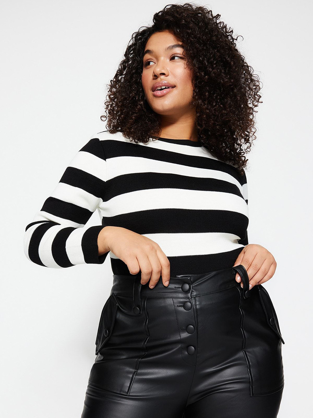 

Trendyol Women Striped Pullover, Black