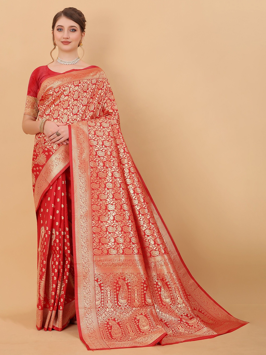 

VEDANT VASTRAM Woven Design Zari Saree, Red