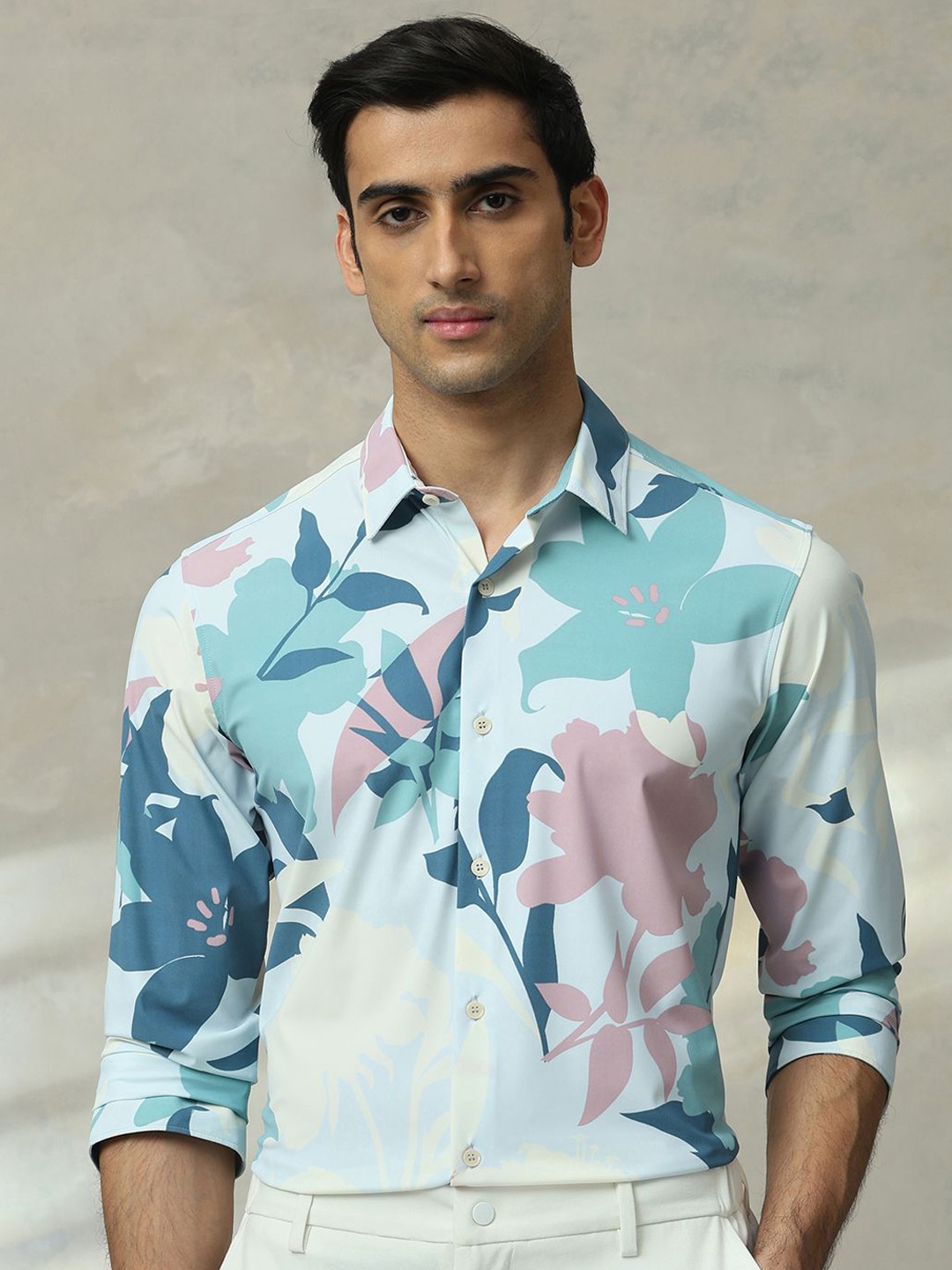 

Mufti Men Slim Fit Spread Collar Floral Printed Casual Shirt, Blue
